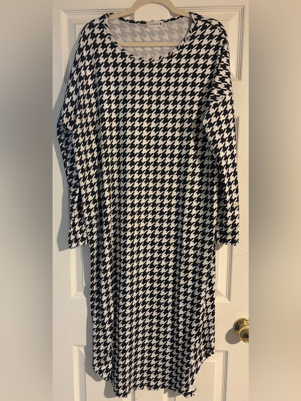 Stylish Black & White Houndstooth Long Sleeve Dress